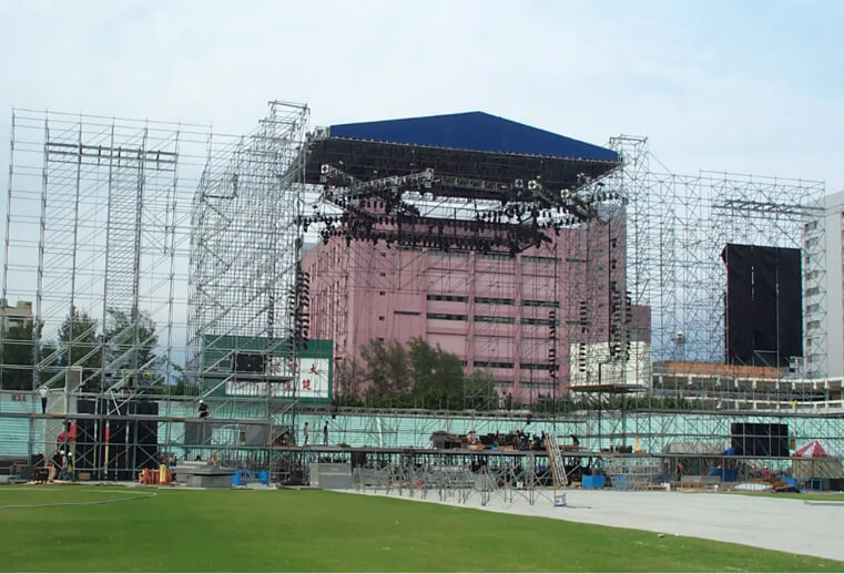 Gowe scaffolding system-outdoor activity